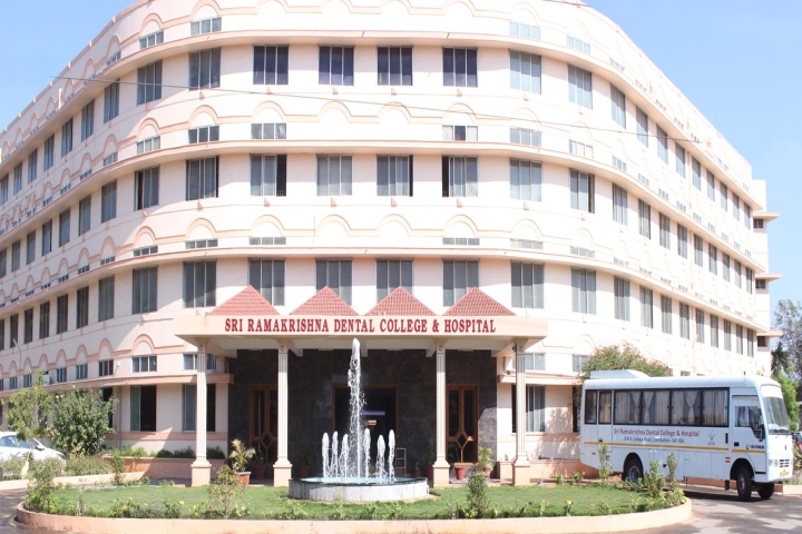 https://cache.careers360.mobi/media/colleges/social-media/media-gallery/7202/2020/12/14/Campus view of Sri Ramakrishna Dental College and Hospital Coimbatore_Campus-view.jpg